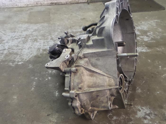 Versnellingsbak van een Opel Combo 2012