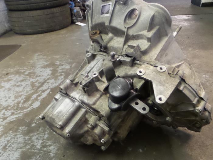 Versnellingsbak van een Opel Combo 2012