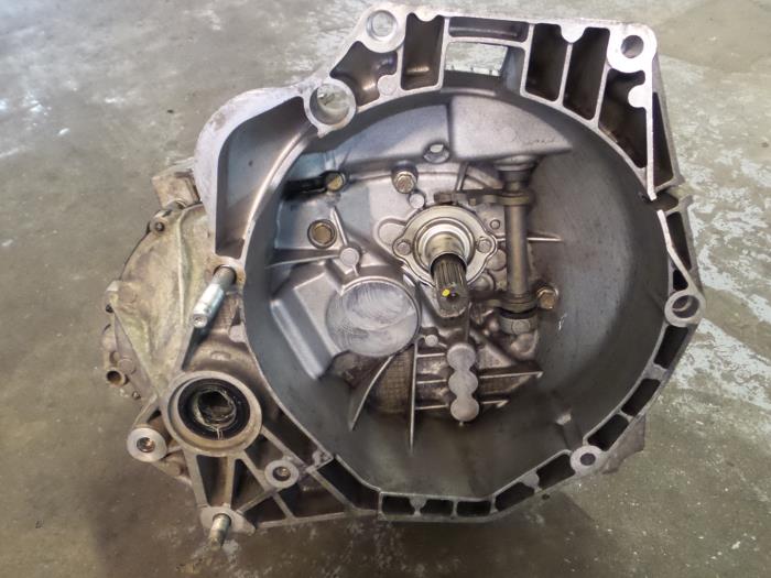 Versnellingsbak van een Opel Combo 2012