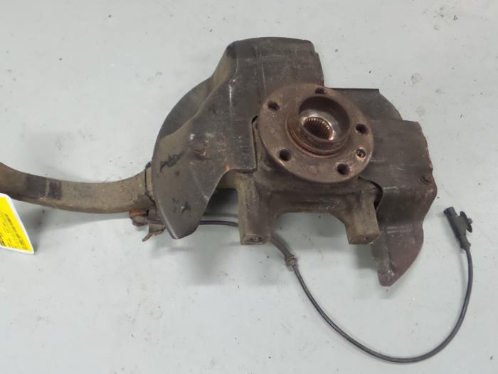 Alfa Romeo 159 Fusee links-voor