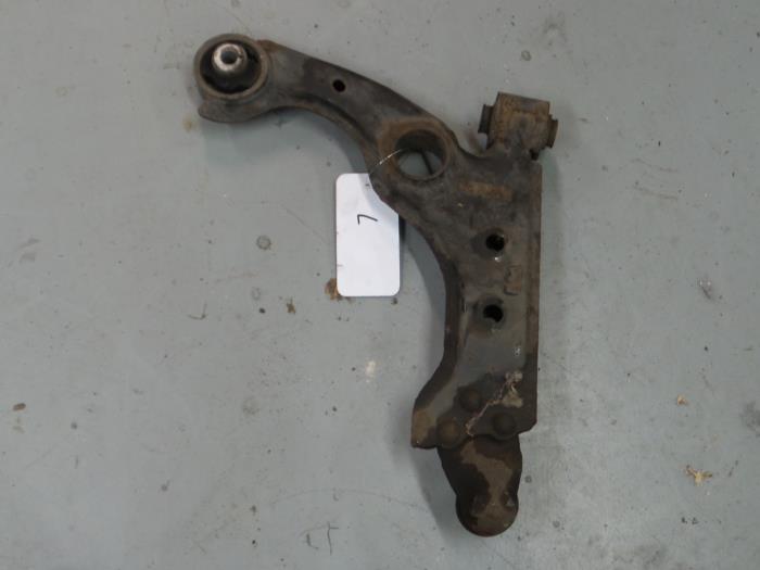 Alfa Romeo Giulietta Draagarm links-voor