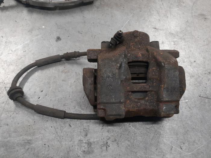 Alfa Romeo 159 Remklauw (Tang) rechts-voor