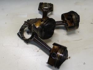 Gebruikte Zuiger Seat Leon (1P1) 2.0 FSI 16V Prijs € 185,00 Margeregeling aangeboden door A.T.S. van de Wiel