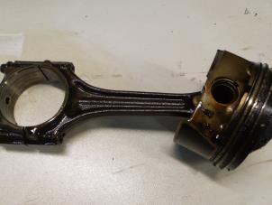 Gebruikte Zuiger Seat Leon (1P1) 2.0 FSI 16V Prijs € 75,00 Margeregeling aangeboden door A.T.S. van de Wiel