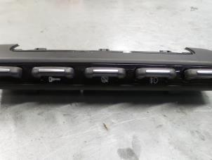 Gebruikte Schakelaar Mistlamp Alfa Romeo Giulietta (940) 1.6 JTDm 16V Prijs € 55,00 Margeregeling aangeboden door A.T.S. van de Wiel