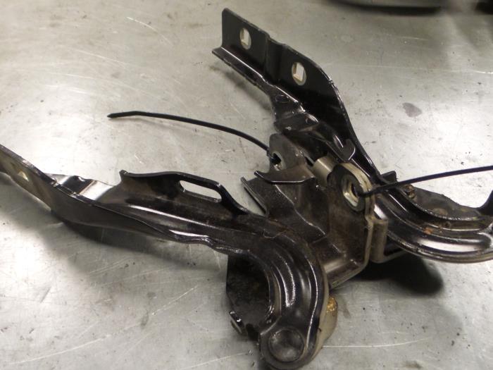 Alfa Romeo Giulietta Motorkap Scharnier