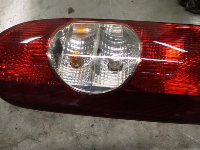 Renault Master Achterlicht links