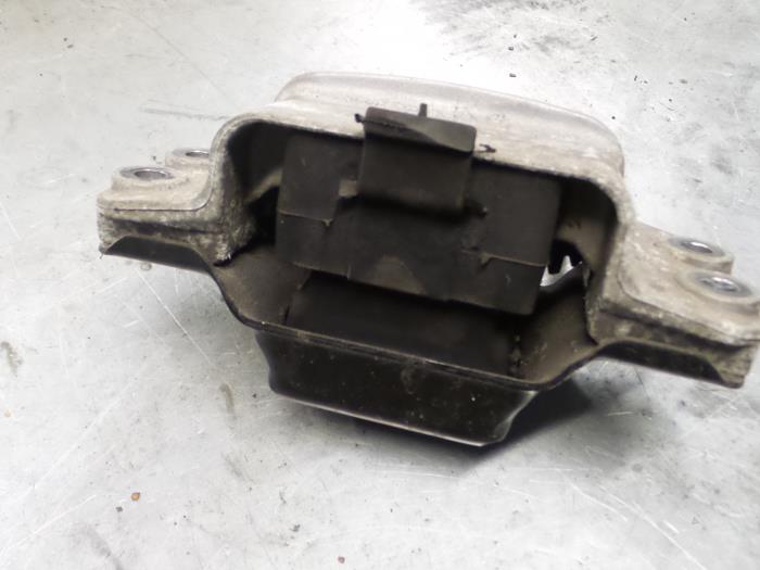 Seat Altea Motorsteun