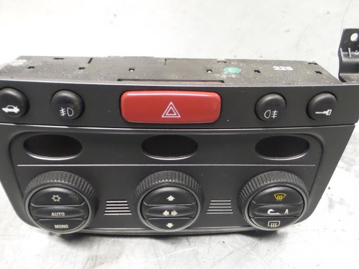 Alfa Romeo GT Kachel Bedieningspaneel
