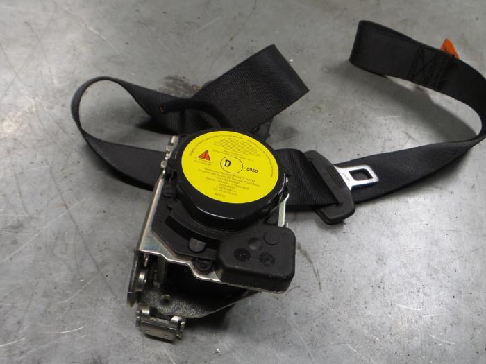 Alfa Romeo GT Gordelspanner rechts