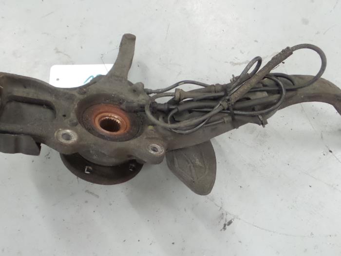 Alfa Romeo GT Fusee links-voor