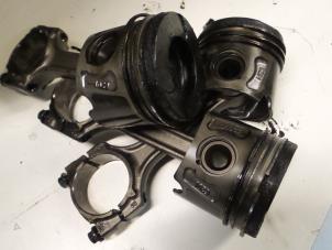 Gebruikte Zuiger Alfa Romeo Mito Prijs € 165,00 Margeregeling aangeboden door A.T.S. van de Wiel