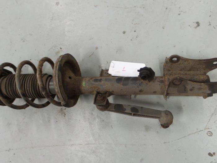 Alfa Romeo 156 Schokdemperpoot links-achter