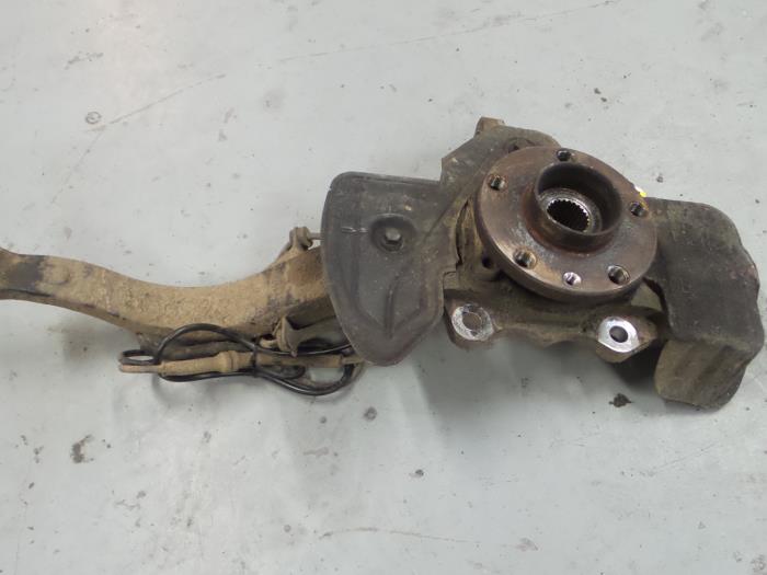 Alfa Romeo 147 Fusee links-voor