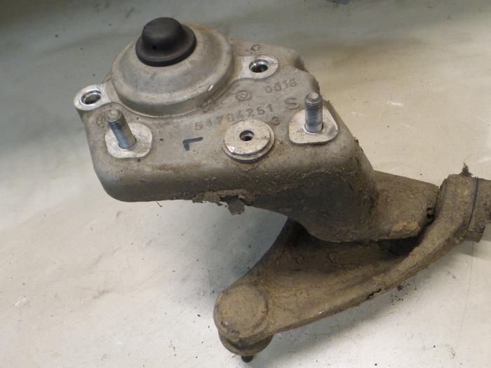 Alfa Romeo 147 Draagarm links-voor