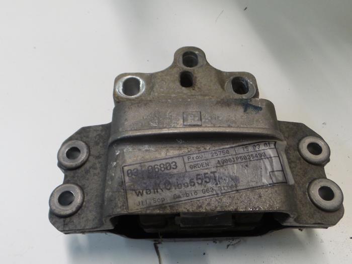 Seat Leon Motorsteun