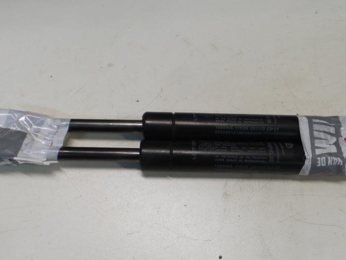 Alfa Romeo 159 Set Gasdempers Achterklep