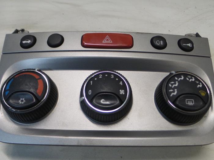 Kachel Bedieningspaneel van een Alfa Romeo 147 (937) 1.9 JTD 115 2005