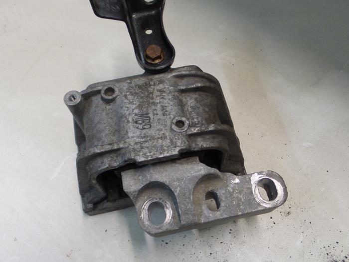 Volkswagen Caddy Motorsteun