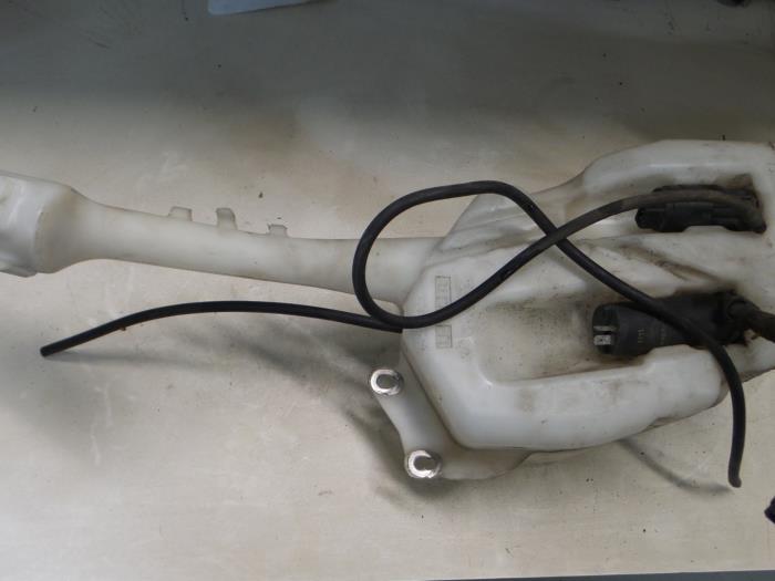 Alfa Romeo 159 Ruitensproeiertank voor