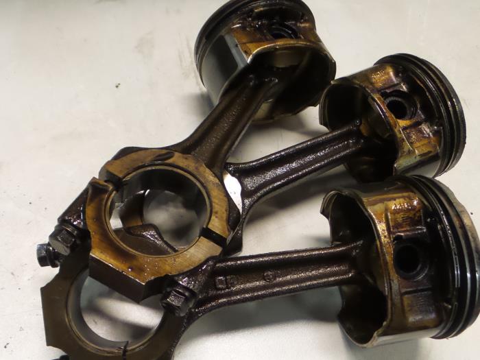 Alfa Romeo 147 Zuiger