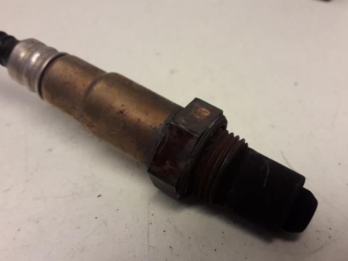 Lambda Sonde van een Audi A4 Cabrio (B7) 3.0 V6 30V 2002