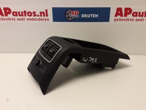 Gebruikte Middenconsoles Audi A6 Avant Quattro (C6) 3.0 TDI V6 24V Prijs € 49,99 Margeregeling aangeboden door AP Autos