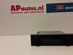 Gebruikte Radio CD Speler Audi A4 (B7) 2.0 TDI 16V Prijs € 49,00 Margeregeling aangeboden door AP Autos