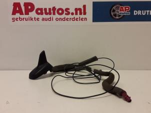 Gebruikte Antenne Audi S4 Avant (B7) 4.2 V8 40V Prijs € 35,00 Margeregeling aangeboden door AP Autos