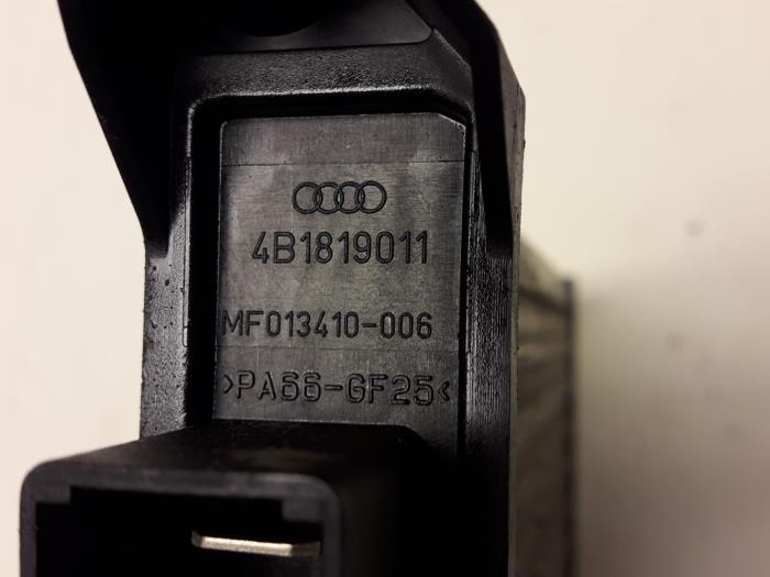 Kachel Verwarmingselement van een Audi A6 Avant (C5) 1.9 TDI 130 2003