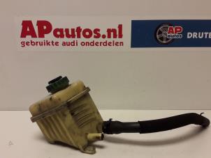 Gebruikte Stuurbekrachtiging Olie Reservoir Audi Q7 (4LB) 3.0 TDI V6 24V Prijs € 15,00 Margeregeling aangeboden door AP Autos