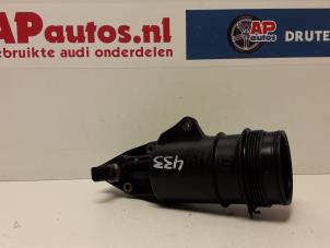 Gebruikte Oliefilterhouder Audi A6 Avant (C6) 2.4 V6 24V Prijs € 19,99 Margeregeling aangeboden door AP Autos