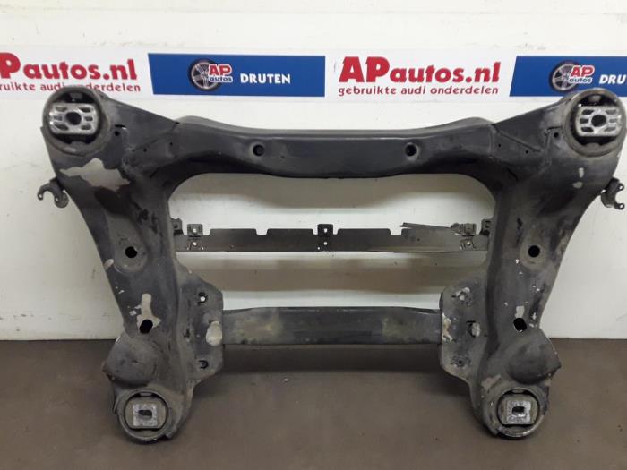 Gebruikte Subframe Audi A8 (D3) 3.7 V8 40V Quattro Prijs € 120,00 Margeregeling aangeboden door AP Auto's