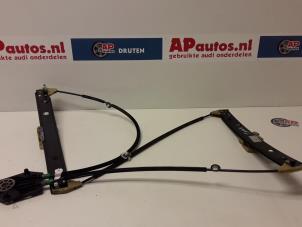 Gebruikte Ruitmechaniek 2Deurs links-voor Audi A1 (8X1/8XK) 1.6 TDI 16V Prijs € 40,00 Margeregeling aangeboden door AP Autos