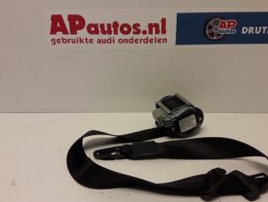 Gebruikte Veiligheidsgordel rechts-voor Audi Q7 (4LB) 3.0 TDI V6 24V Prijs € 49,99 Margeregeling aangeboden door AP Autos