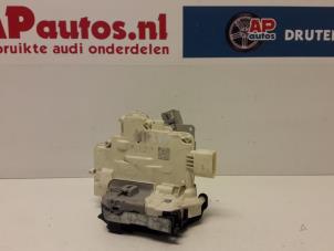 Gebruikte Portierslot Mechaniek 4Deurs rechts-achter Audi A3 Sportback (8VA/8VF) 1.6 TDI Ultra 16V Prijs € 75,00 Margeregeling aangeboden door AP Autos