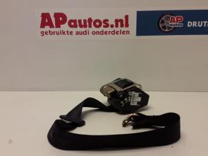 Gebruikte Veiligheidsgordel rechts-achter Audi A4 Cabrio (B7) 3.0 V6 30V Prijs € 25,00 Margeregeling aangeboden door AP Autos
