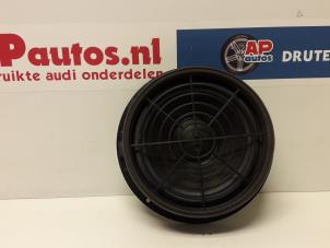Gebruikte Luidspreker Audi A4 Avant (B8) 2.0 TDI 16V Prijs € 19,99 Margeregeling aangeboden door AP Autos