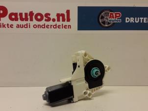 Gebruikte Motor electrisch raam Audi A4 Avant (B8) 2.0 TDI 16V Prijs € 25,00 Margeregeling aangeboden door AP Autos