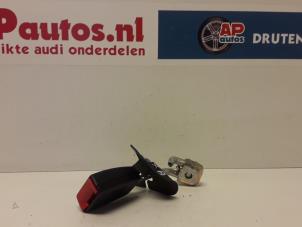 Gebruikte Veiligheidsgordel Insteek rechts-achter Audi A4 Avant (B6) 2.0 20V Prijs € 35,00 Margeregeling aangeboden door AP Autos