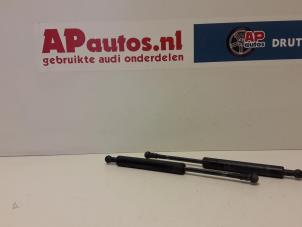 Gebruikte Gasdemperset Achterklep Audi 80 (B3) 1.8 Prijs € 9,99 Margeregeling aangeboden door AP Autos
