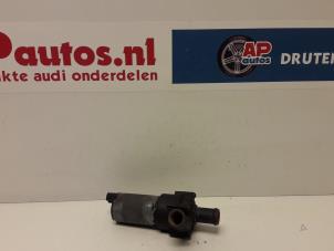 Gebruikte Watercirculatiepomp Audi TT Roadster (8N9) 1.8 T 20V Quattro Prijs € 24,99 Margeregeling aangeboden door AP Autos