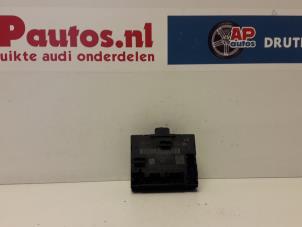 Gebruikte Module Centrale Deurvergrendeling Audi A3 Sportback (8VA/8VF) 1.6 TDI Ultra 16V Prijs € 45,00 Margeregeling aangeboden door AP Autos