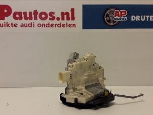 Gebruikte Deurslot Mechaniek 4Deurs links-achter Audi RS 4 Avant (B7) Prijs € 30,00 Margeregeling aangeboden door AP Autos
