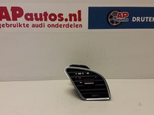 Gebruikte Luchtrooster Dashboard Audi S5 (8T3) 4.2 V8 40V Prijs € 19,99 Margeregeling aangeboden door AP Autos