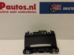 Gebruikte Asbak voor Audi S5 (8T3) 4.2 V8 40V Prijs € 15,00 Margeregeling aangeboden door AP Autos