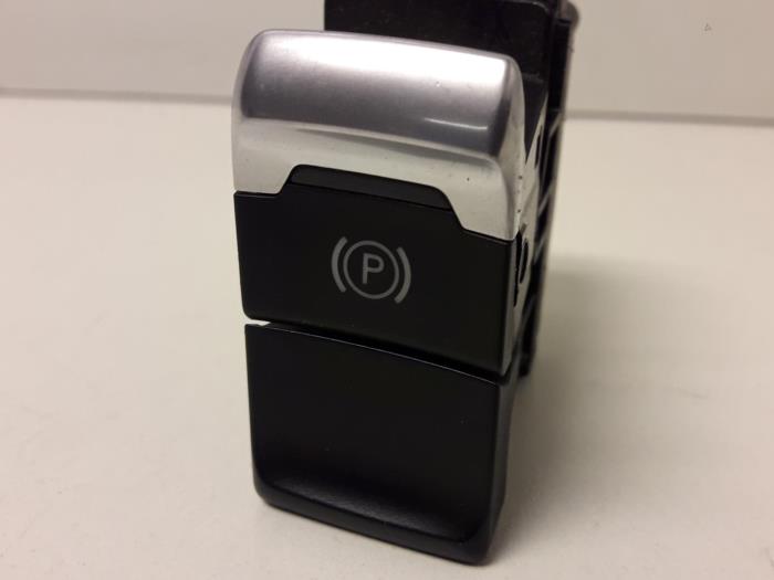 Handrem schakelaar van een Audi S5 (8T3) S5 4.2 V8 40V 2008