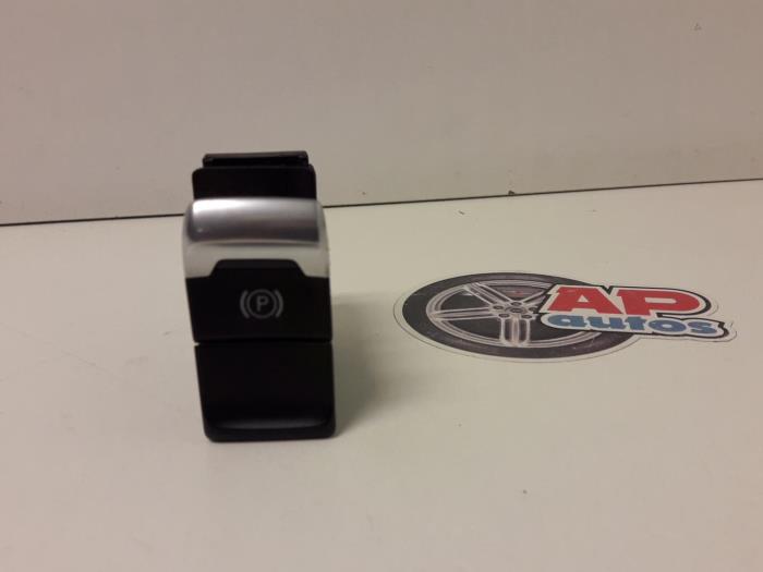 Handrem schakelaar van een Audi S5 (8T3) S5 4.2 V8 40V 2008