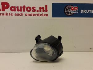 Gebruikte Mistlamp links-voor Audi A1 (8X1/8XK) 1.6 TDI 16V Prijs € 10,00 Margeregeling aangeboden door AP Autos