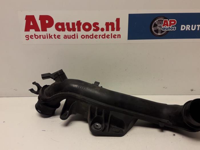 Gebruikte Intercooler Buis Audi A4 Avant (B8) 1.8 TFSI 16V Prijs € 24,99 Margeregeling aangeboden door AP Auto's